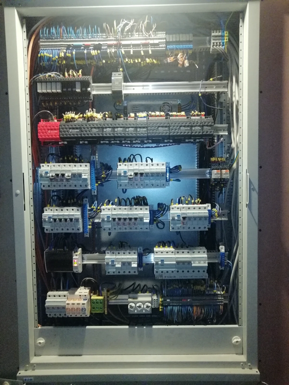 instalacje elektryczne w domu